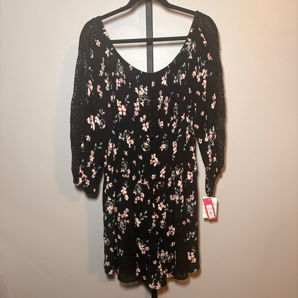 Women's Xhilaration Black Floral Romper with Lace Trim Size L - Picture 2 of 6